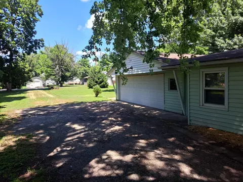 Exterior - 112 W 6th St, Gridley, IL 61744 photo 5 of 5