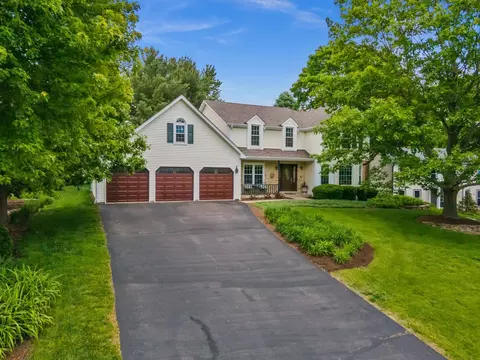 5 N647 Forest Glen Ln, Saint Charles, IL 60175