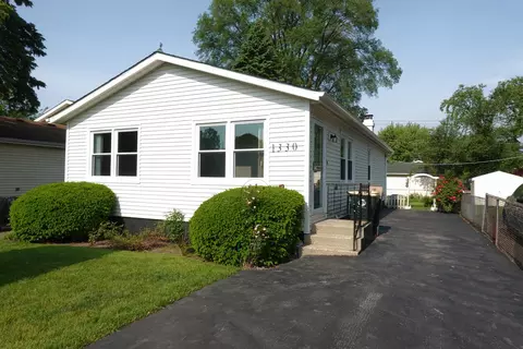 1330 Ridgeway Ave, Round Lake Beach, IL 60073