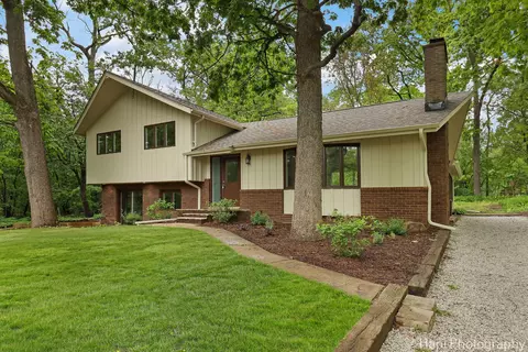 26660 W Sycamore Rd, Antioch, IL 60002