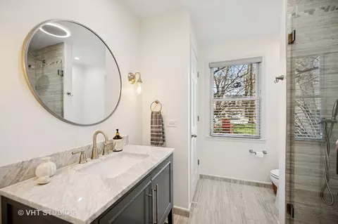 Bath - 630 Juniper Rd, Glenview, IL 60025 photo 3 of 4
