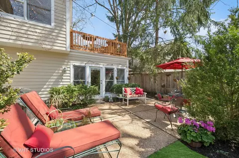 Exterior - 630 Juniper Rd, Glenview, IL 60025 photo 4 of 18