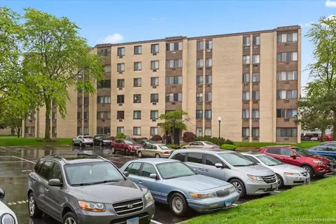 9745 S Karlov Ave #608, Oak Lawn, IL 60453