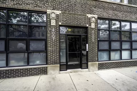 4005 N Southport Ave #2, Chicago, IL 60613