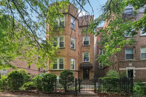2115 W Arthur Ave, Chicago, IL 60645