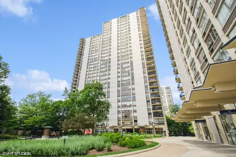 1360 N Sandburg Ter #901C, Chicago, IL 60610