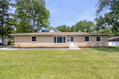 102 Pembroke Ave, Joliet, IL 60433