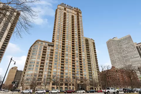 2550 N Lakeview Ave #N903, Chicago, IL 60614