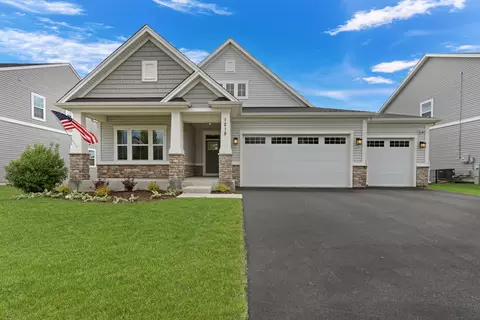 1218 White Lake Dr, Antioch, IL 60002