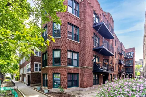 1239 W Jarvis Ave #3, Chicago, IL 60626