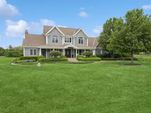 1807 Black Oak Dr, Mchenry, IL 60050