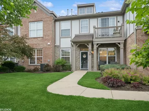 260 Rosehall Dr #130, Lake Zurich, IL 60047