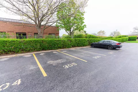Exterior - 5550 Astor Ln #123, Rolling Meadows, IL 60008 photo 3 of 4