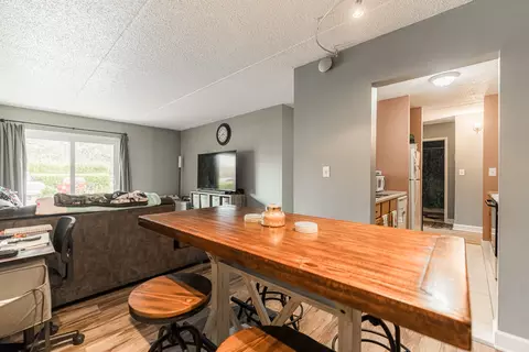 Dining - 5550 Astor Ln #123, Rolling Meadows, IL 60008 photo 2 of 2