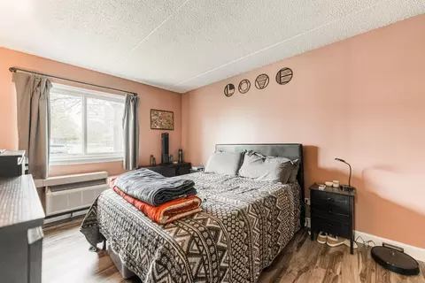 Bedroom - 5550 Astor Ln #123, Rolling Meadows, IL 60008 photo 1 of 2