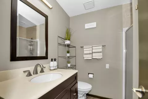 Bath - 1052 Florimond Dr, Elgin, IL 60123 photo 1 of 2