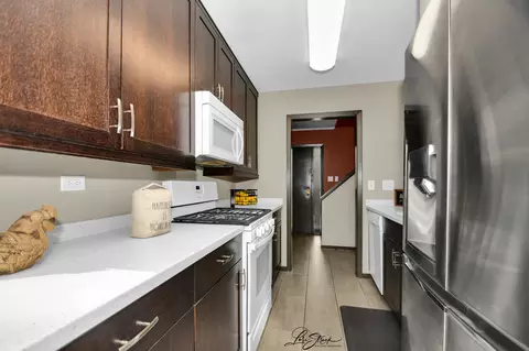 Kitchen - 1052 Florimond Dr, Elgin, IL 60123 photo 2 of 2