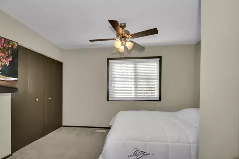 Bedroom - 1052 Florimond Dr, Elgin, IL 60123 photo 3 of 4