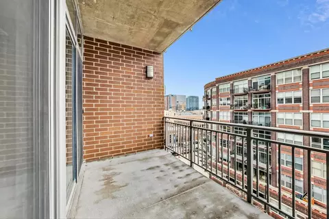 Exterior - 111 S Morgan St #709, Chicago, IL 60607 photo 4 of 9
