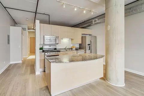 Kitchen - 111 S Morgan St #709, Chicago, IL 60607 photo 1 of 3
