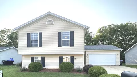 3905 Shasta Dr, Bloomington, IL 61705