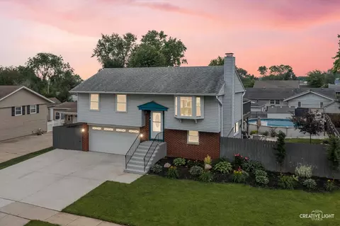 712 Cascade Ave, Romeoville, IL 60446