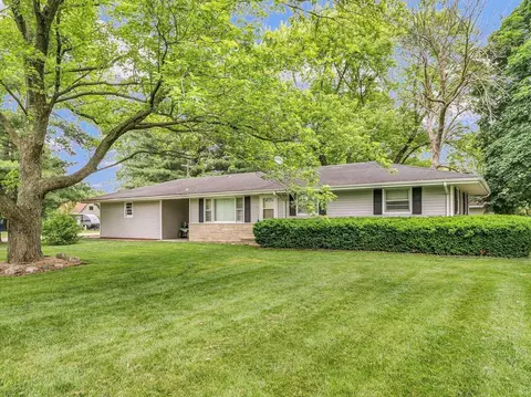202 S Bourne St, Tolono, IL 61880
