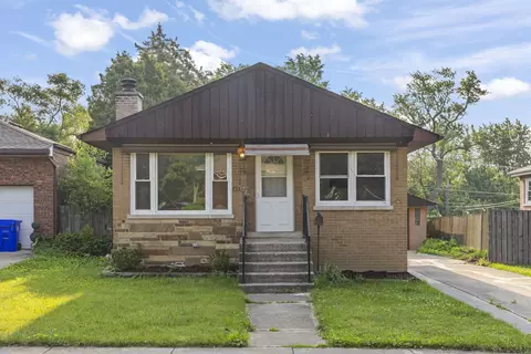 4537 Fishermans Ter, Lyons, IL 60534