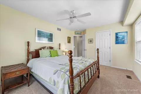 585 Waterford Rd, Elgin, IL 60124 photo 38
