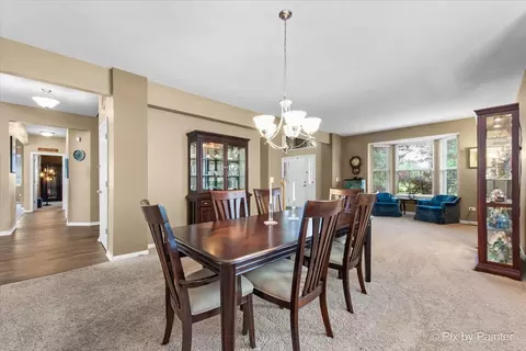 585 Waterford Rd, Elgin, IL 60124 photo 12