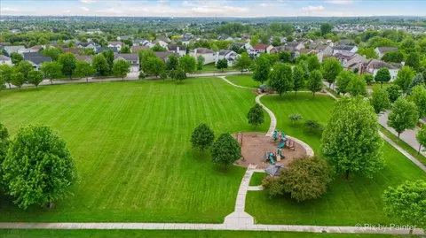 585 Waterford Rd, Elgin, IL 60124 photo 62