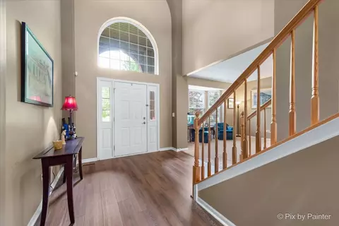 585 Waterford Rd, Elgin, IL 60124 photo 8