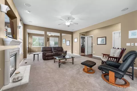 585 Waterford Rd, Elgin, IL 60124 photo 19