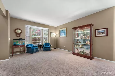 585 Waterford Rd, Elgin, IL 60124 photo 9