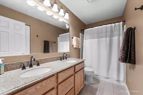 585 Waterford Rd, Elgin, IL 60124 photo 35