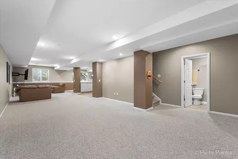 585 Waterford Rd, Elgin, IL 60124 photo 42