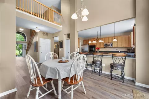 585 Waterford Rd, Elgin, IL 60124 photo 18
