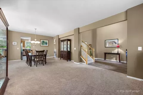 585 Waterford Rd, Elgin, IL 60124 photo 10