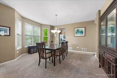 585 Waterford Rd, Elgin, IL 60124 photo 11