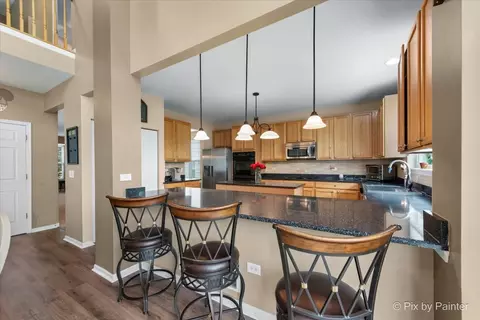585 Waterford Rd, Elgin, IL 60124 photo 16