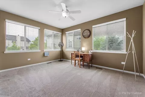 585 Waterford Rd, Elgin, IL 60124 photo 22