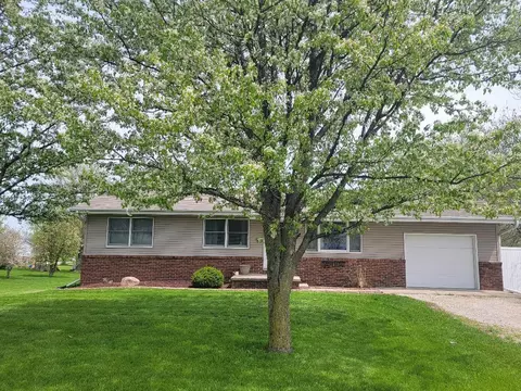 25145 N 2175 East Rd E, Lexington, IL 61753