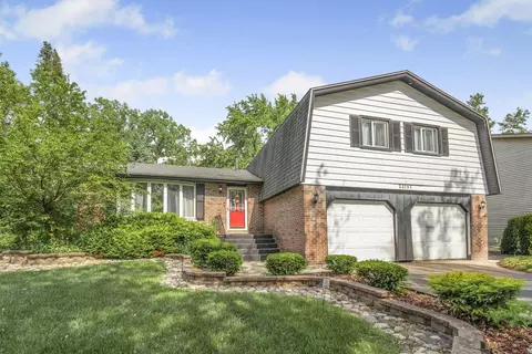 22757 Lakeshore Dr, Richton Park, IL 60471