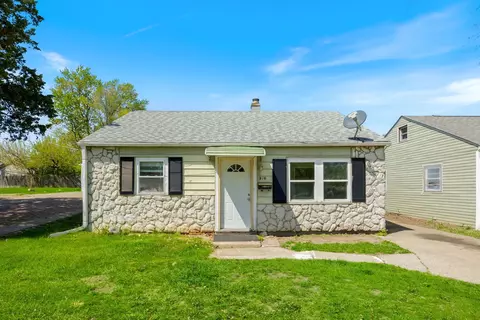 916 5th Ave, Aurora, IL 60505