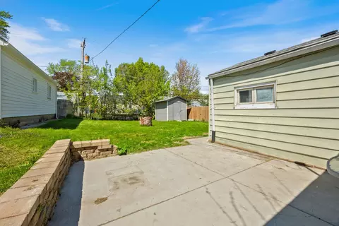 Exterior - 916 5th Ave, Aurora, IL 60505 photo 3 of 5