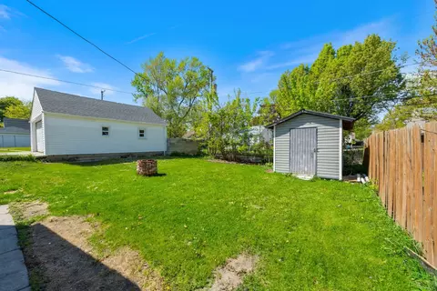 Exterior - 916 5th Ave, Aurora, IL 60505 photo 5 of 5