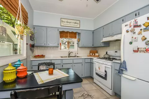 Kitchen - 3019 Crescent Ave, Mchenry, IL 60050 photo 1 of 1