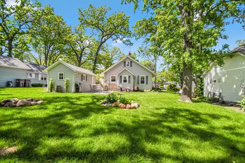 Exterior - 3019 Crescent Ave, Mchenry, IL 60050 photo 6 of 10