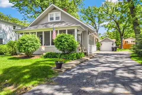3019 Crescent Ave, Mchenry, IL 60050
