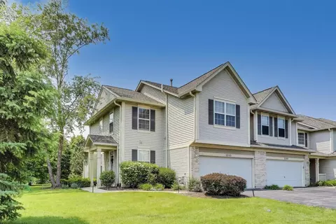 2253 Sunrise Cir, Aurora, IL 60503